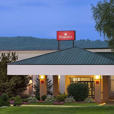 Ramada By Wyndham Cortland Hotel & Conference Center Zewnętrze zdjęcie