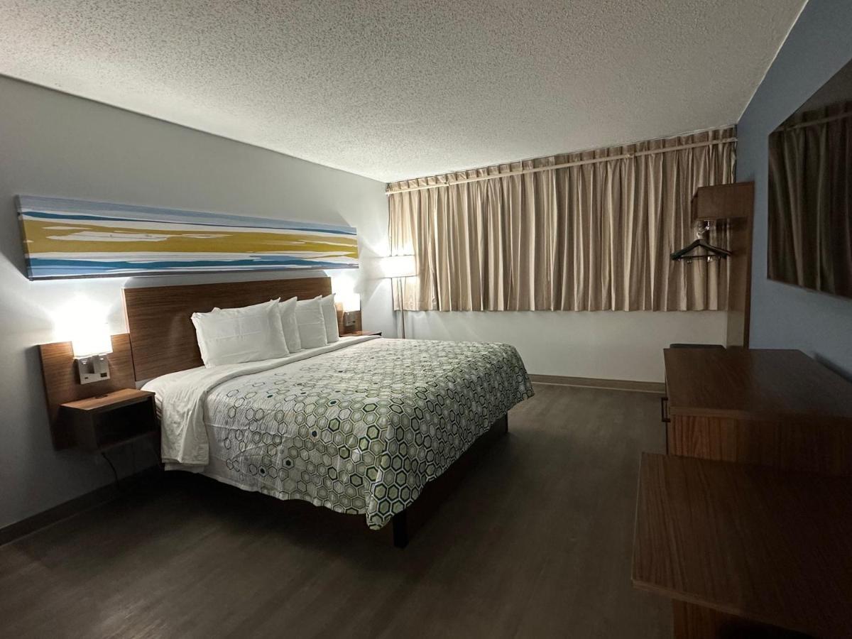 Ramada By Wyndham Cortland Hotel & Conference Center Zewnętrze zdjęcie