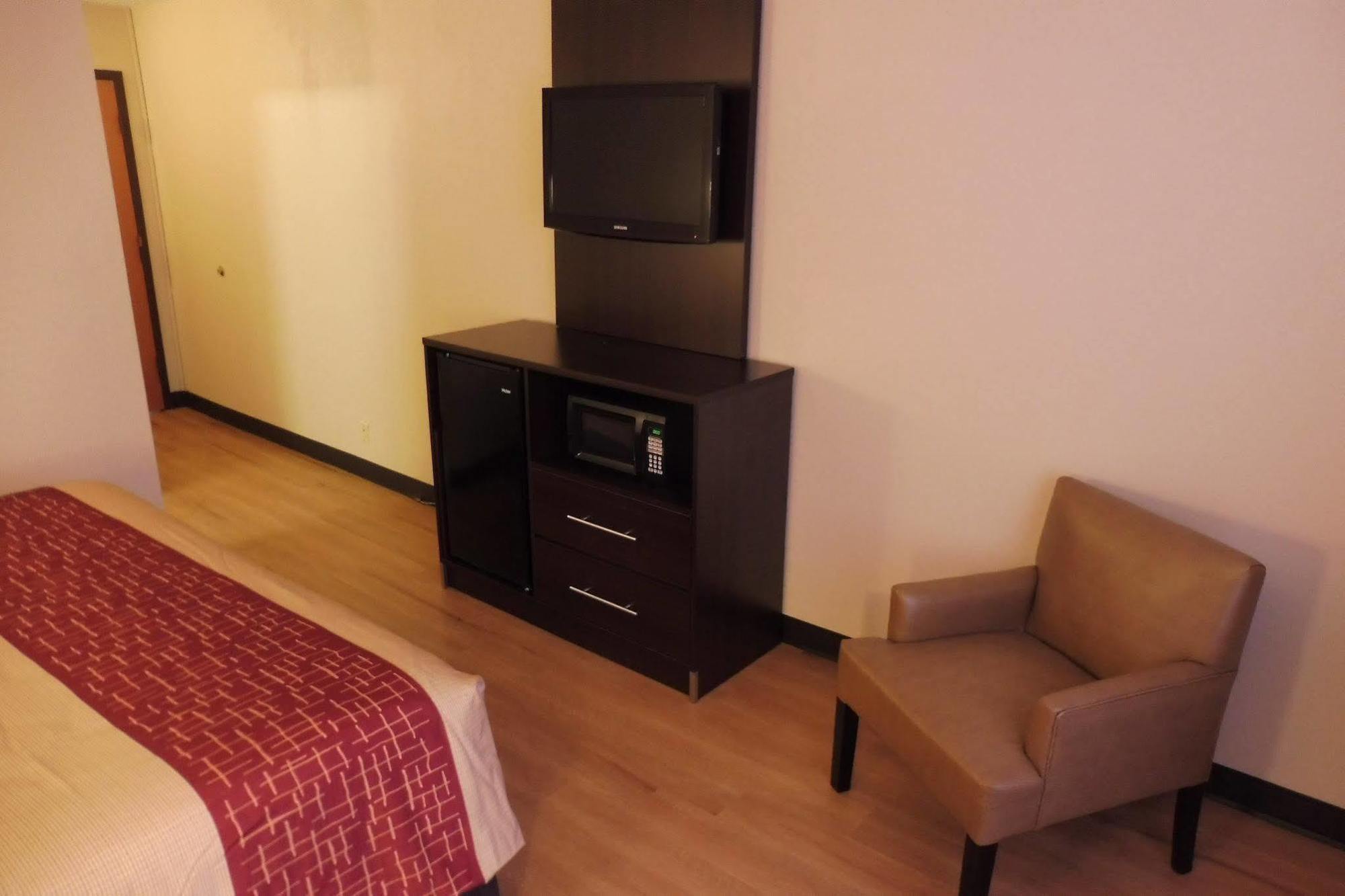 Ramada By Wyndham Cortland Hotel & Conference Center Zewnętrze zdjęcie